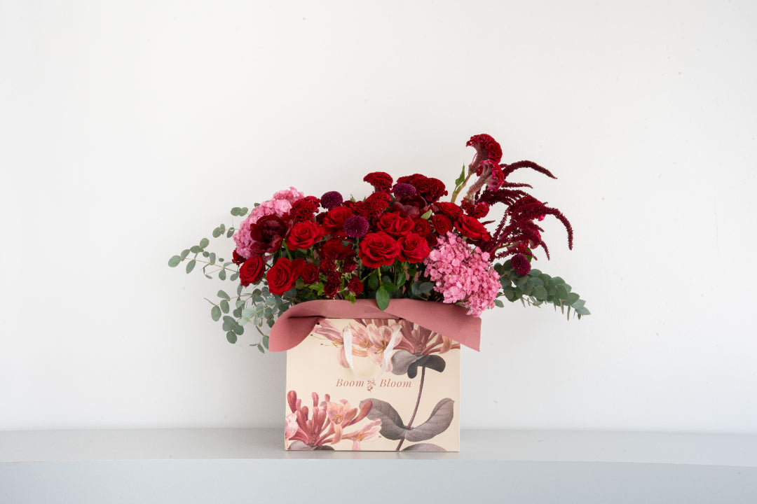 Red Rose & Hydrangea Flower Bag