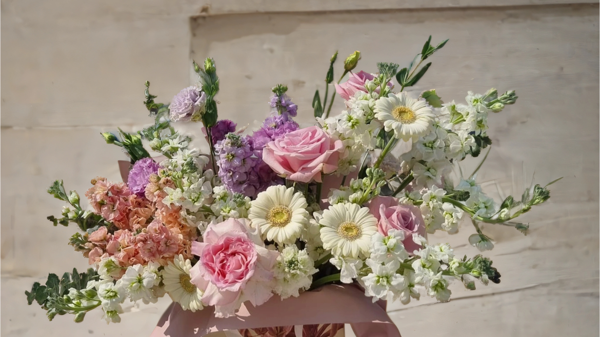 5 Unique Flower Gift Ideas to Impress in the UAE
