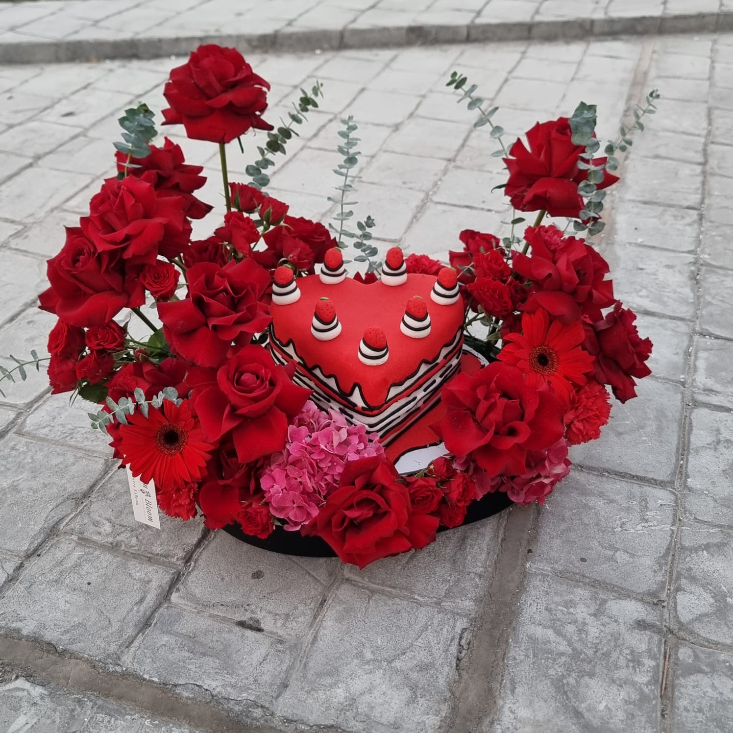 Passionate Red Elegance Bouquet & Cake