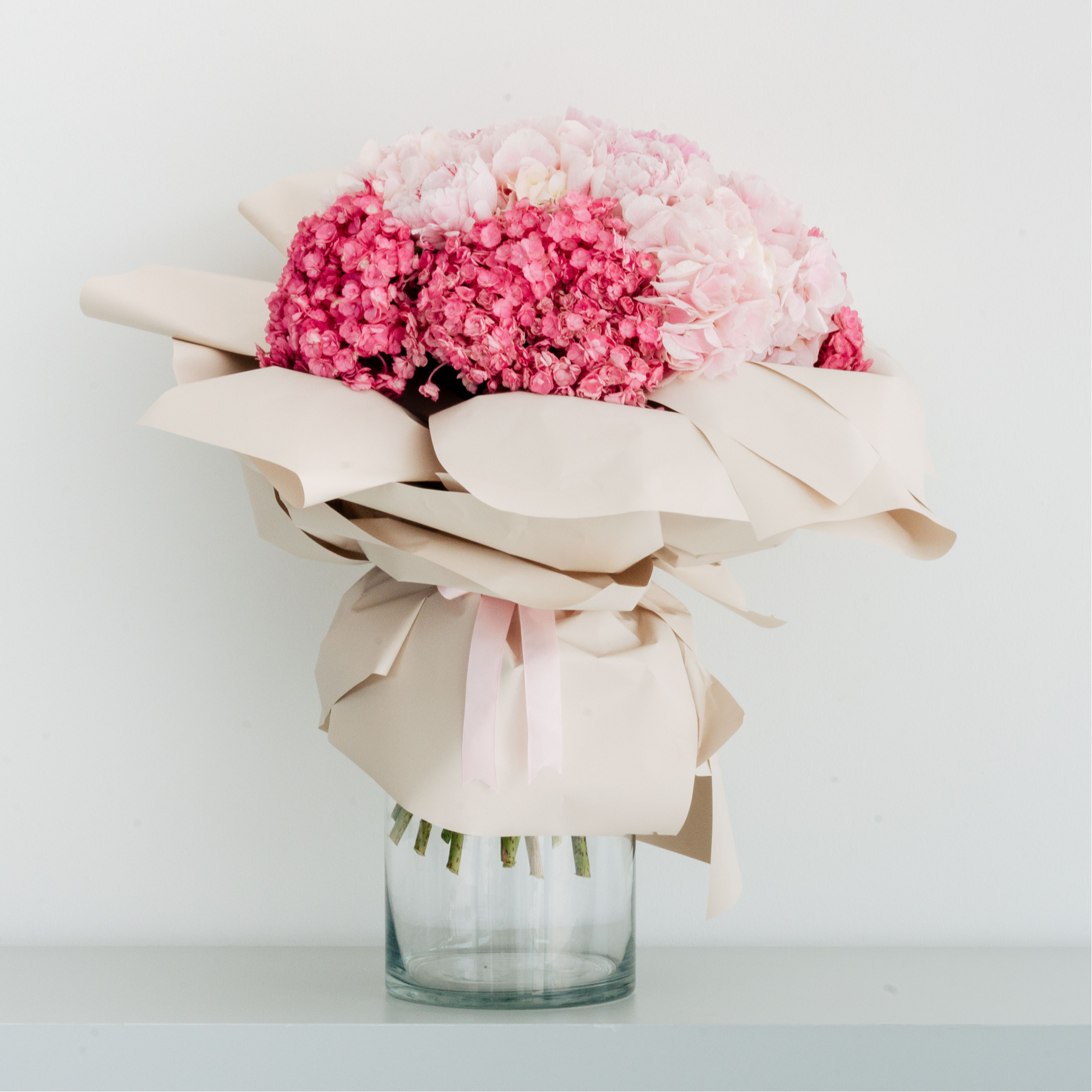 Garden Hues – Vibrant Hydrangea Mix